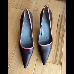 EUC BCBG Brown/Pink pumps (7)